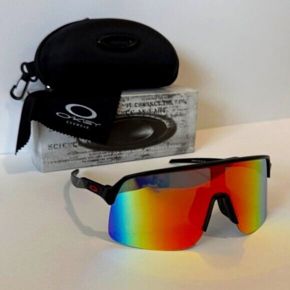 NEW (OO9463) Oakley Sutro Lite PRIZM Polarized Black Frame - Picture 2 of 8